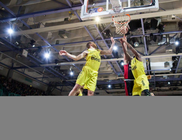 场上的一举 场上的一举