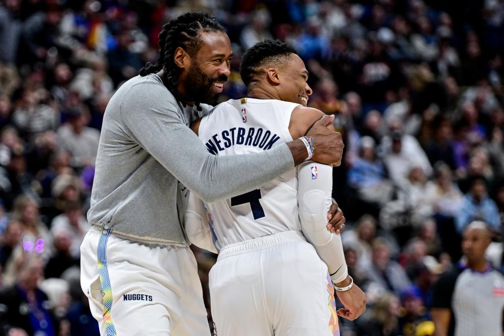 他们通过边 他们通过边